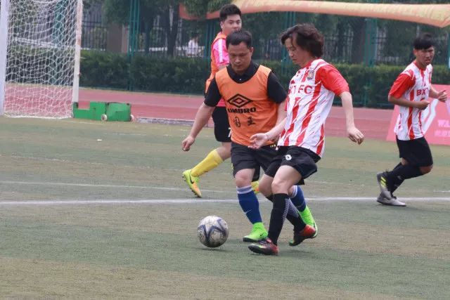 威尔斯50分辽宁大胜新疆 首钢1分险胜同曦