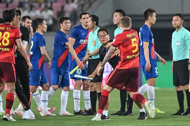 意甲-吉鲁帽子戏法莱奥破门 AC米兰5-1桑普